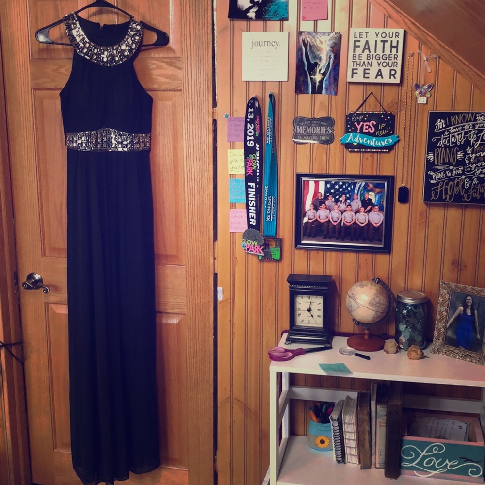 Gorgeous black dress🥰